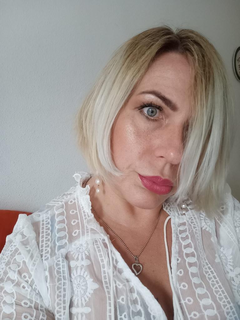 644524035: Chica busca chico en Murcia
