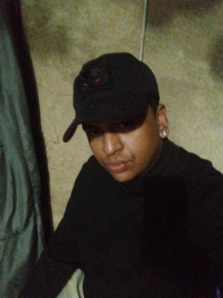 641562908: Chico busca chica en Valencia