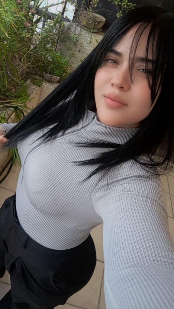 613786480: Chica busca chico en La Coruña