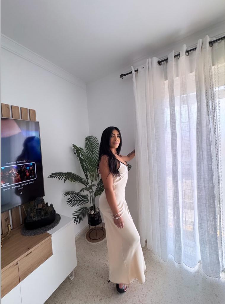 677129906: Chica busca chico en Cádiz