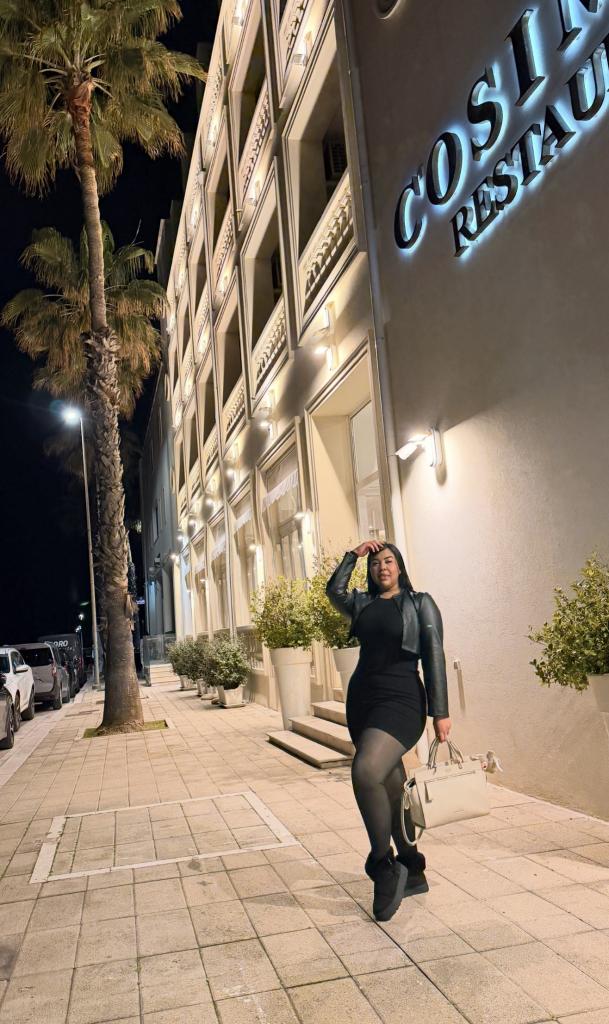 610343877: Chica busca chico en Granada