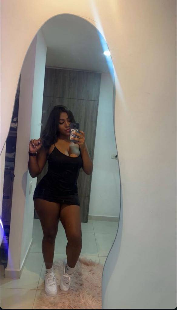 Chica busca chico en Almería: 