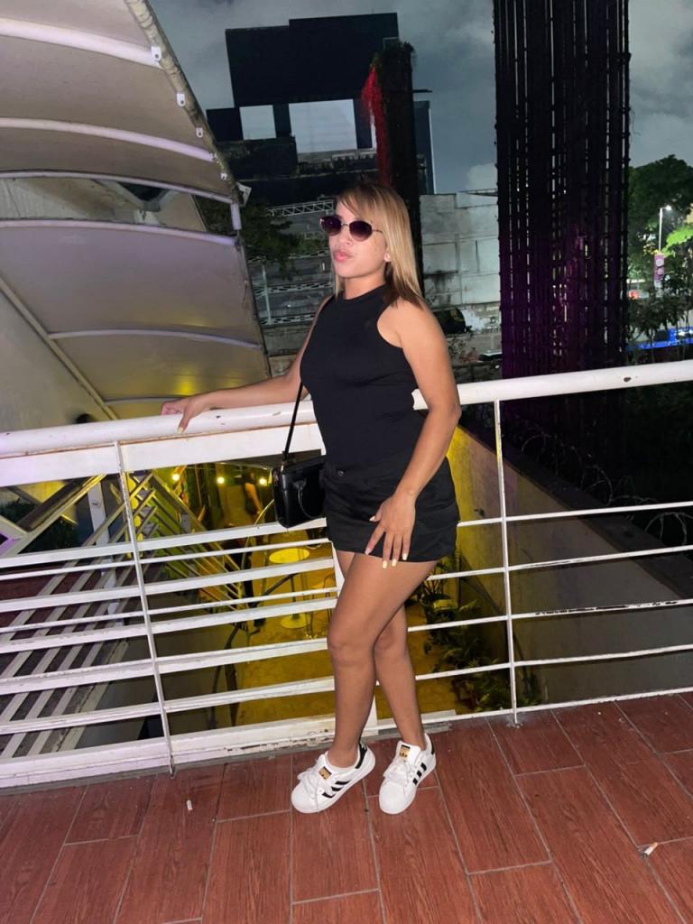 641805592: Chica busca chico en Granada