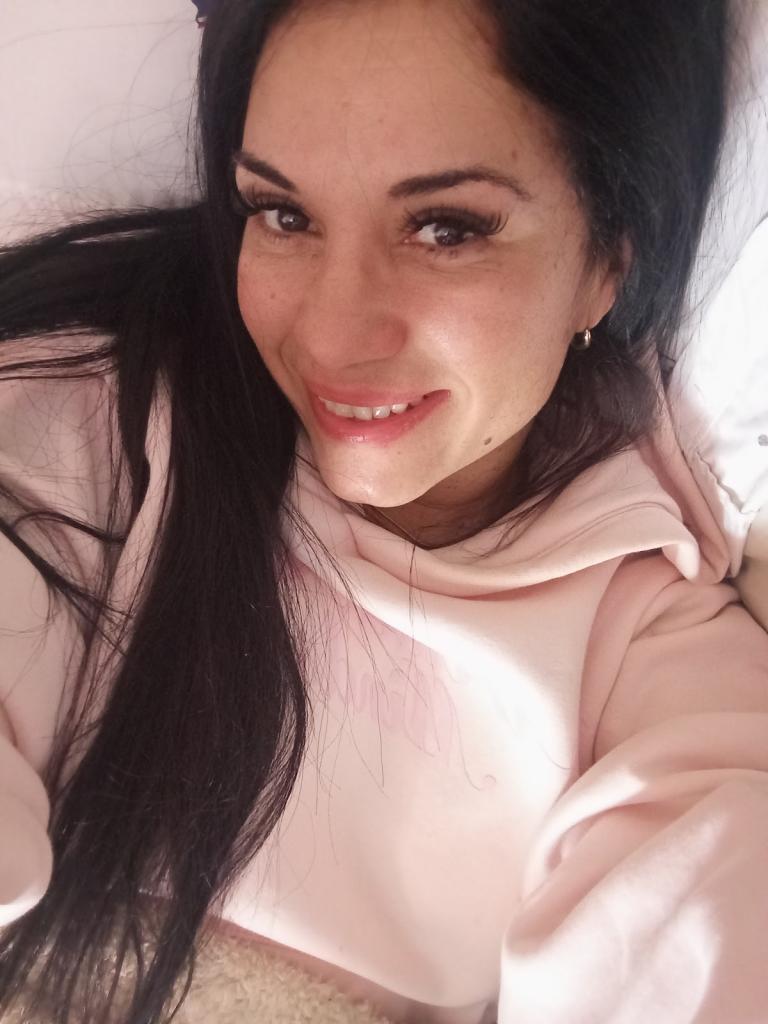 604390313: Chica busca chico en Valencia