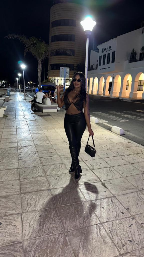 Chica busca chico en Almería: 