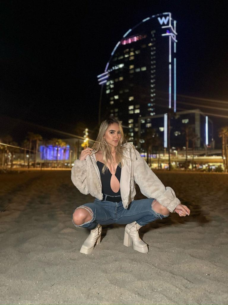 Chica busca chico en Cádiz: 