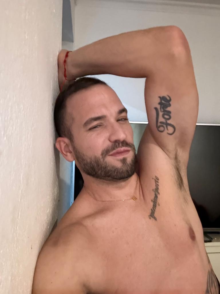 633811824: Chico busca chica en Madrid