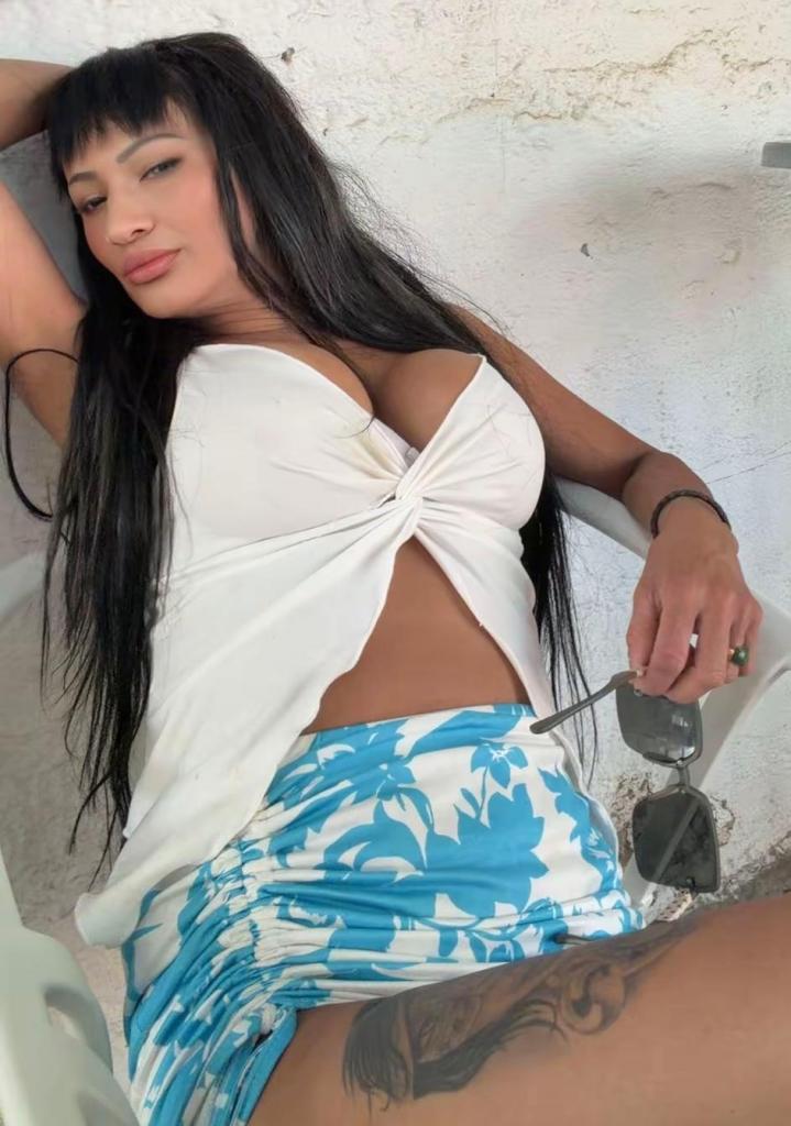 Chica busca chico en Granada: Chica busca chico
