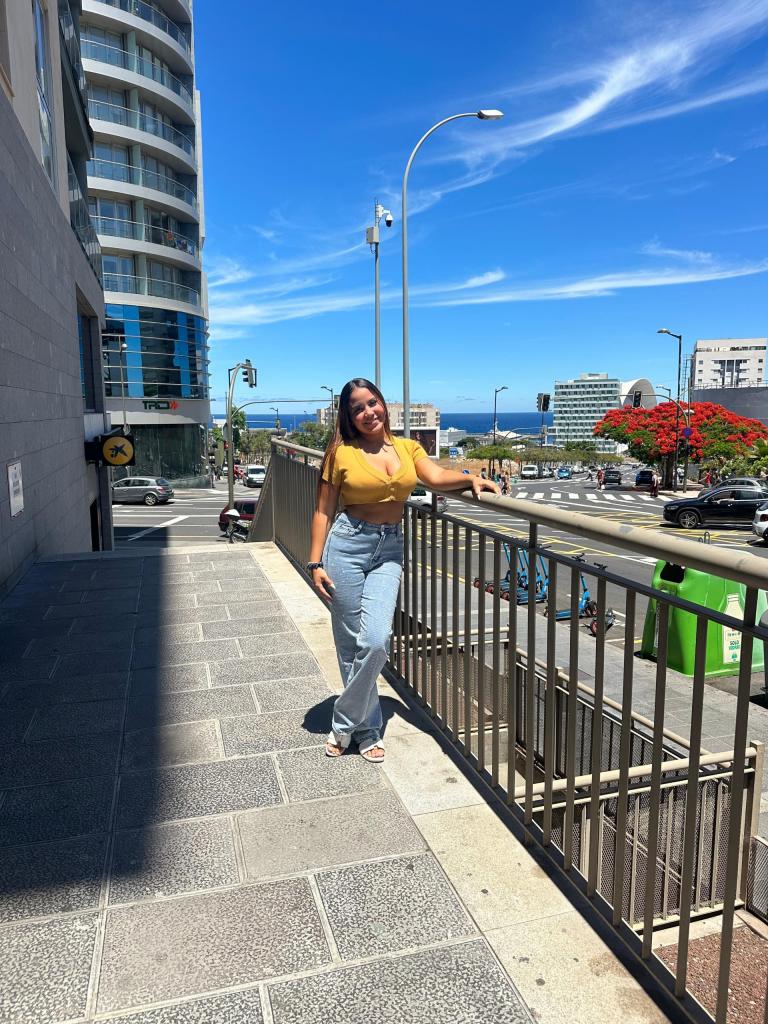 Chica busca chico en Tenerife: 