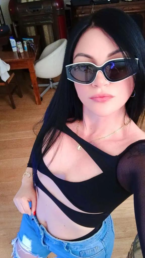 642467345: Chica busca chico en Almería
