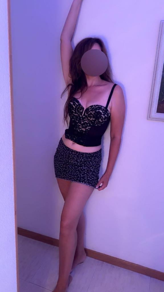 Chica busca chico en Alicante: Chica busca chico