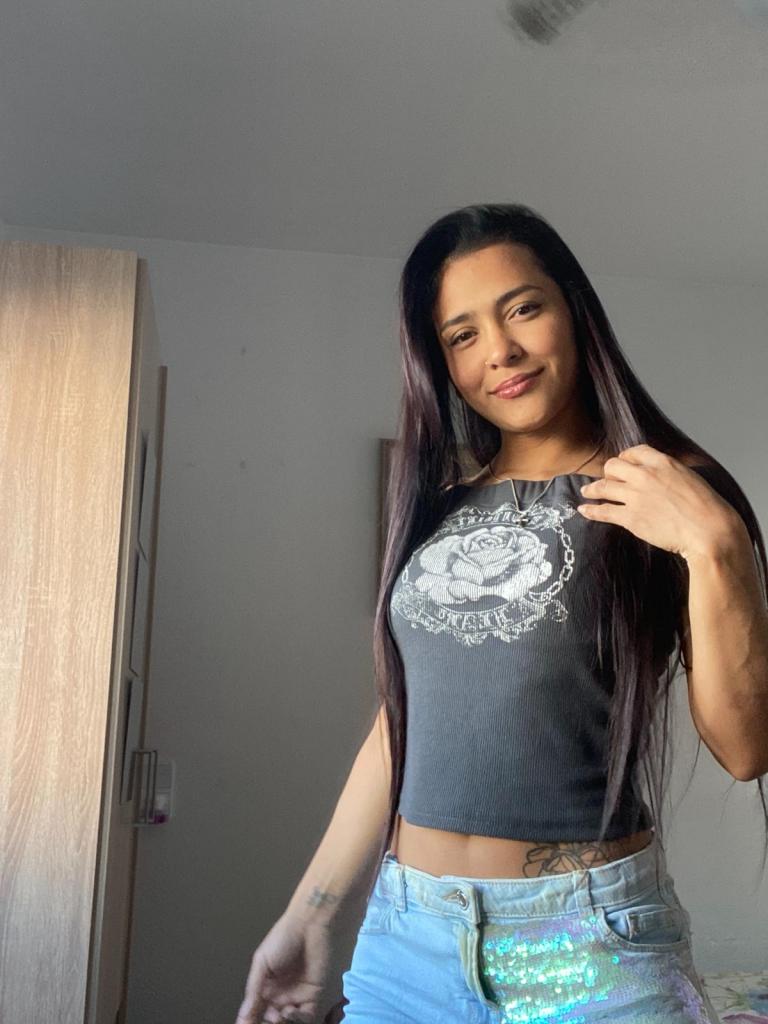 Chica busca chico en Almería: 