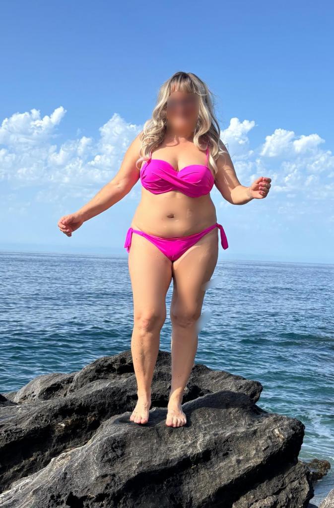 653431381: Chica busca chico en Almería