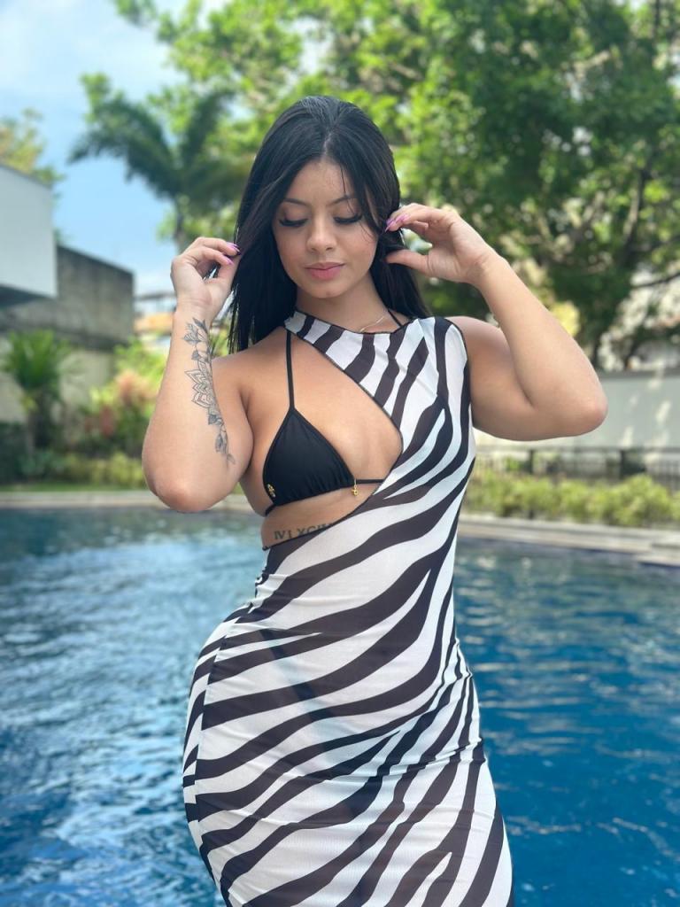 Chica busca chico en Alicante: Chica busca chico