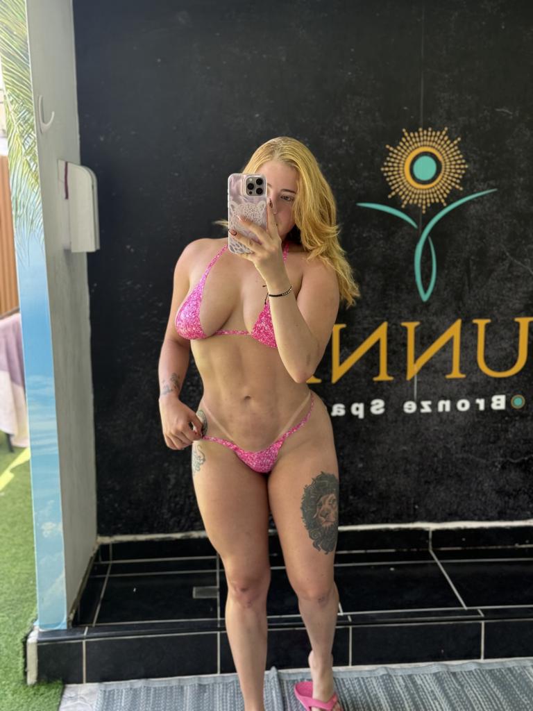 Chica busca chico en Alicante: Chica busca chico