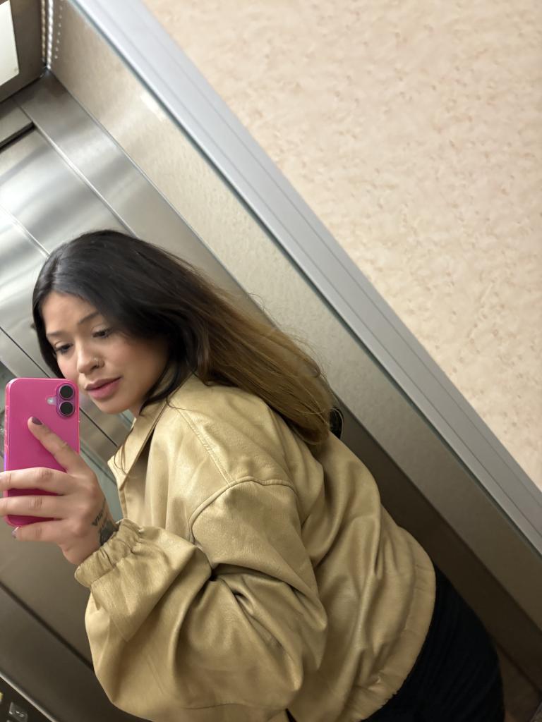 663997909: Chica busca chico en La Coruña
