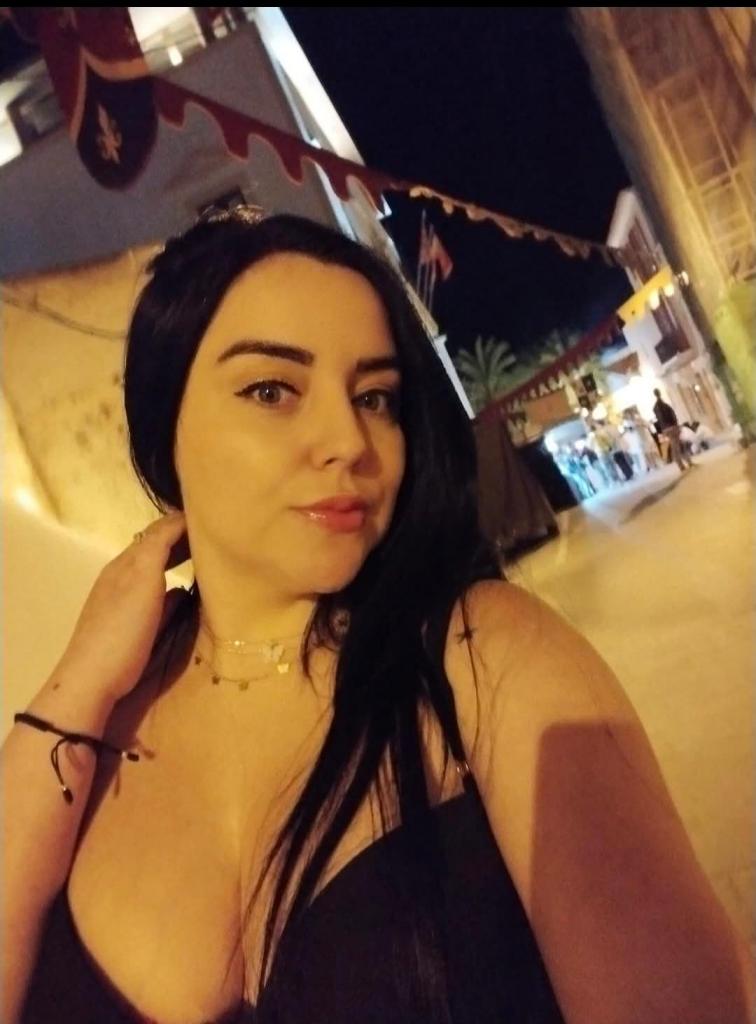 Chica busca chico en Málaga: Chica busca chico