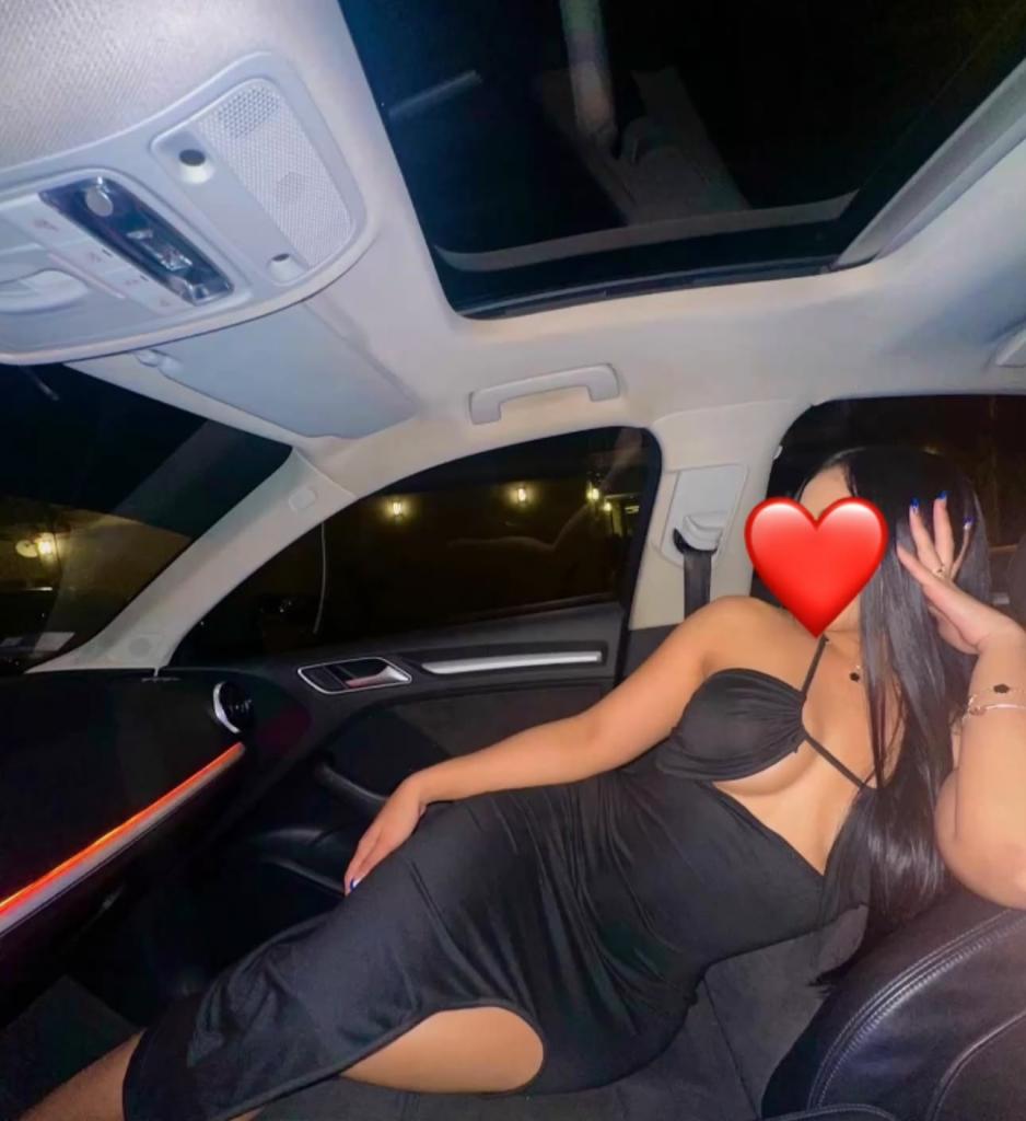 Chica busca chico en Ibiza: Chica busca chico
