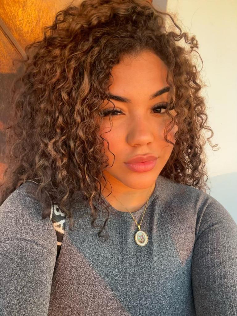 631656903: Chica busca chico en Murcia
