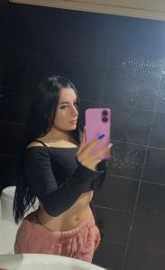 662627995: Chica busca chico en Barcelona