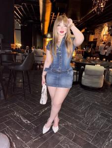 745037085: Chica busca chico en Tenerife