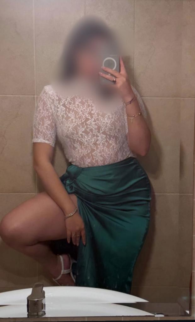 643272294: Chica busca chico en Sevilla