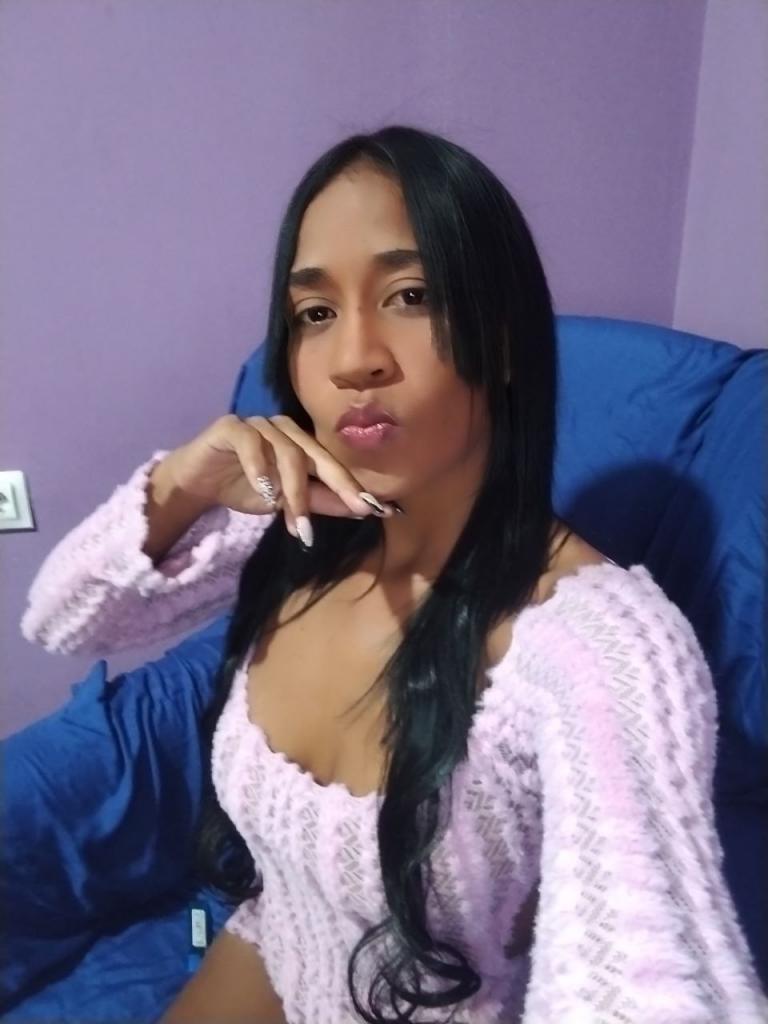 613693633: Chica busca chico en Málaga