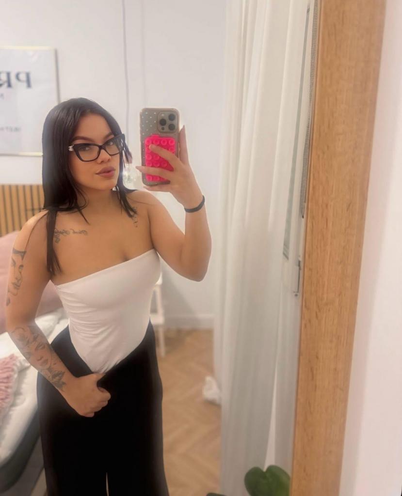 643277595: Chica busca chico en Tenerife