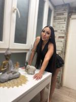 649828074: Chica busca chico en Sevilla