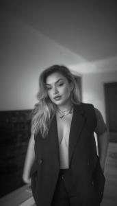 680200718: Chica busca chico en Barcelona