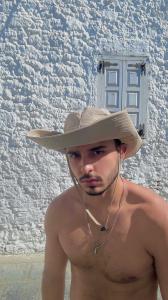 Chico busca chica en Sevilla: 