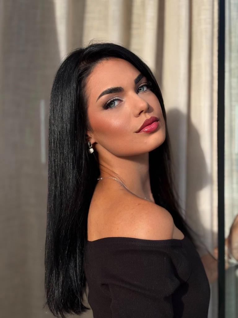 Chica busca chico en Málaga: Chica busca chico
