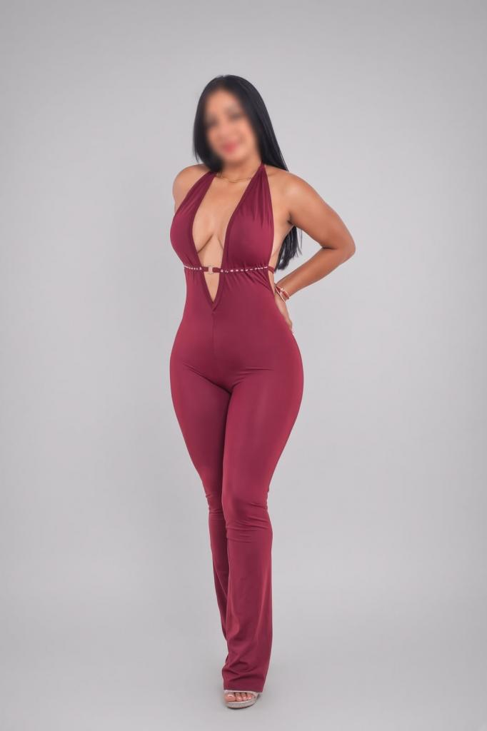 664248198: Chica busca chico en Sevilla