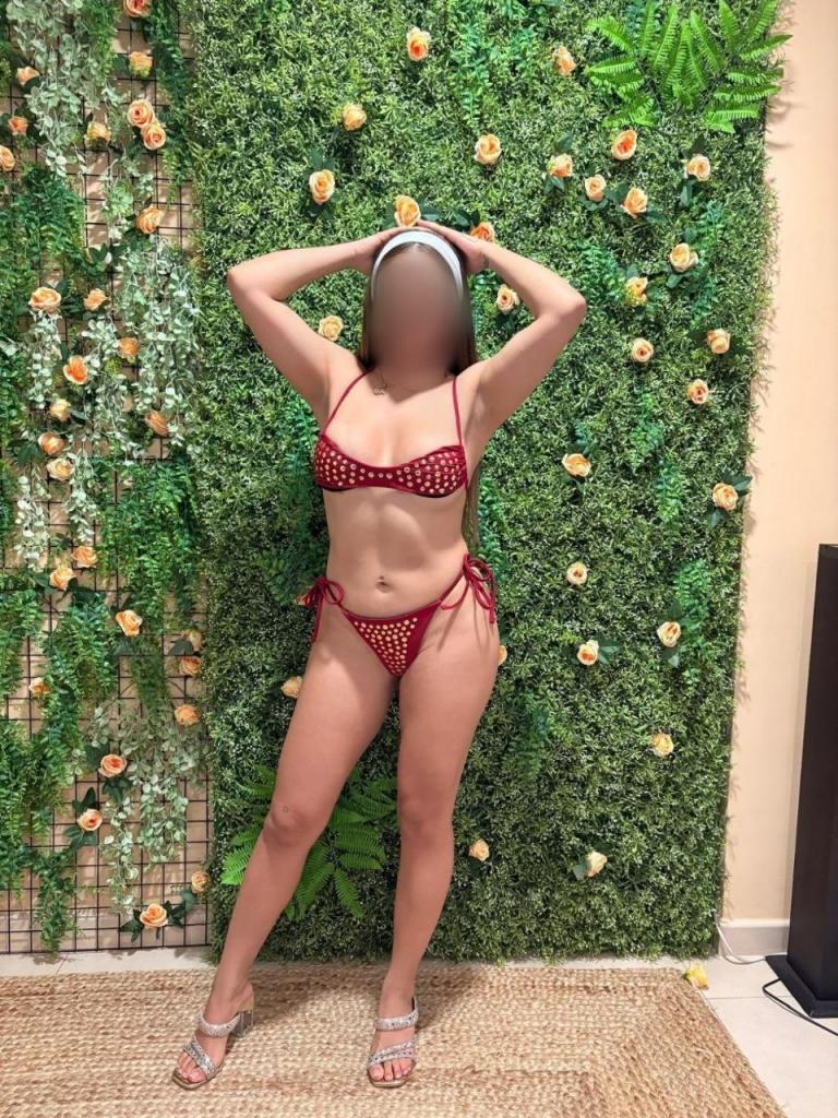 664874220: Chica busca chico en Madrid