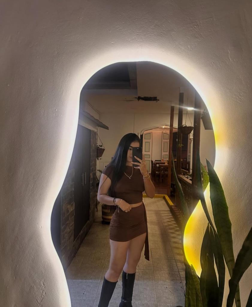 Chica busca chico en Cádiz: 