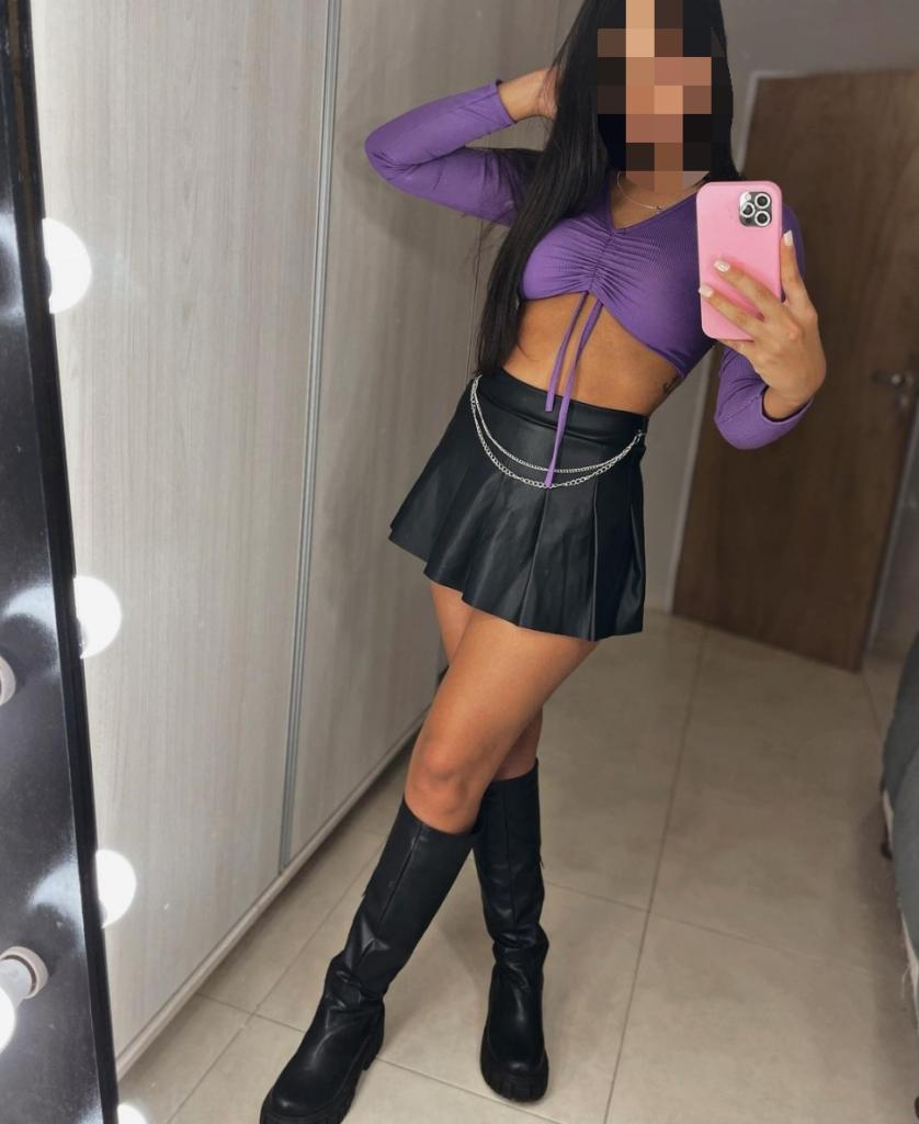 675349583: Chica busca chico en Barcelona