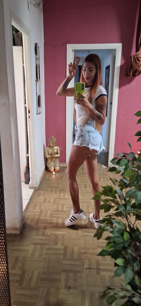 607543076: Chica busca chico en Cádiz