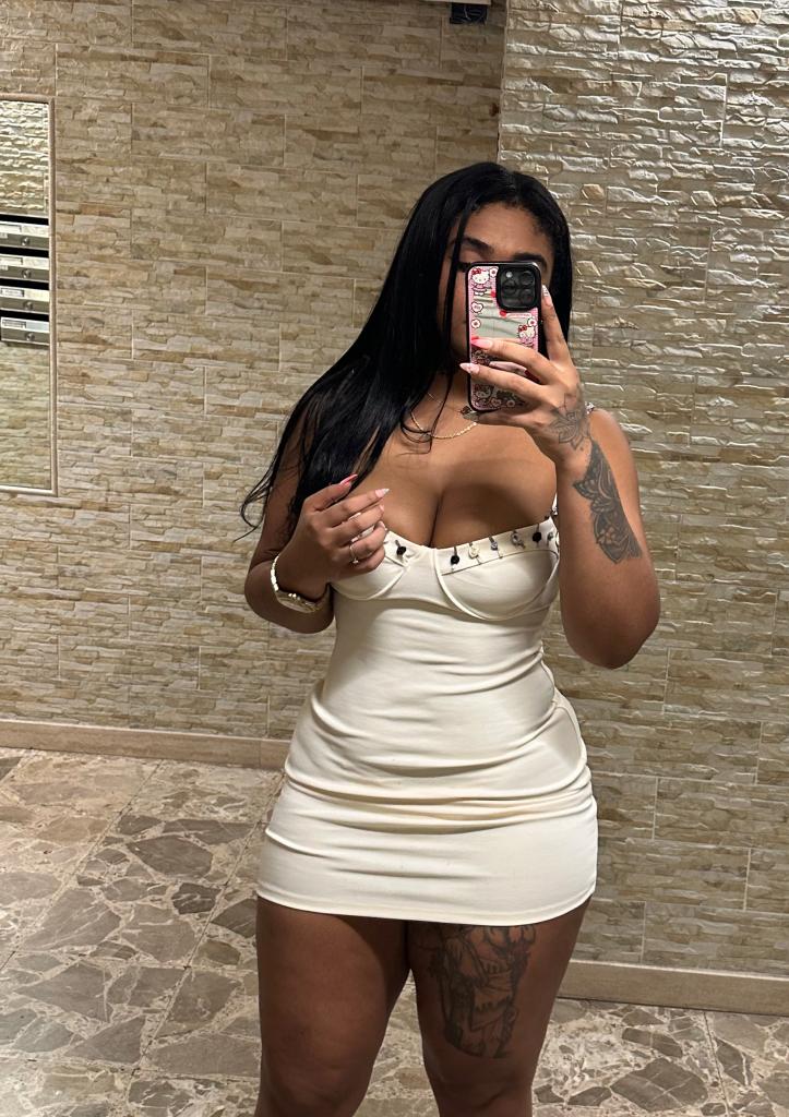 745001625: Chica busca chico en Pontevedra