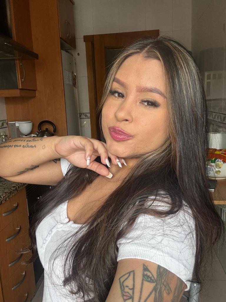 617943301: Chica busca chico en Pontevedra