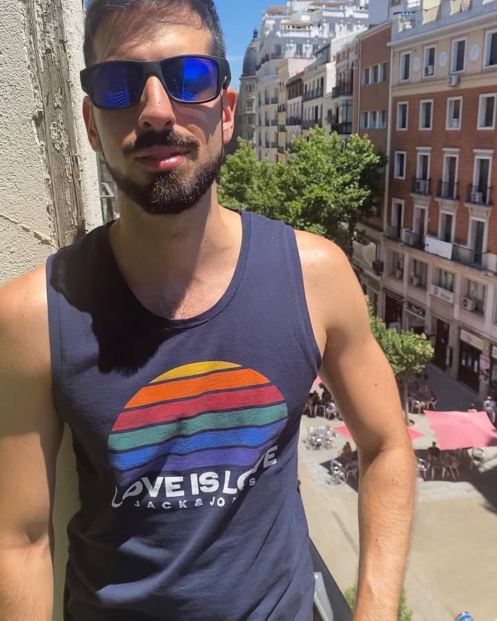 625709762: Chico busca chica en Barcelona