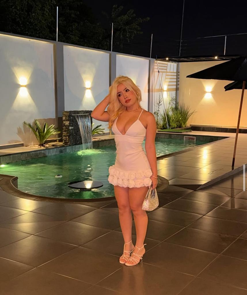 641737998: Chica busca chico en León