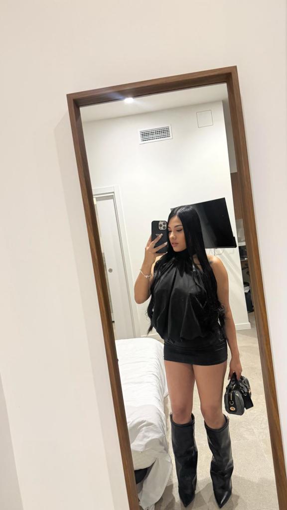 Chica busca chico en Alicante: Chica busca chico