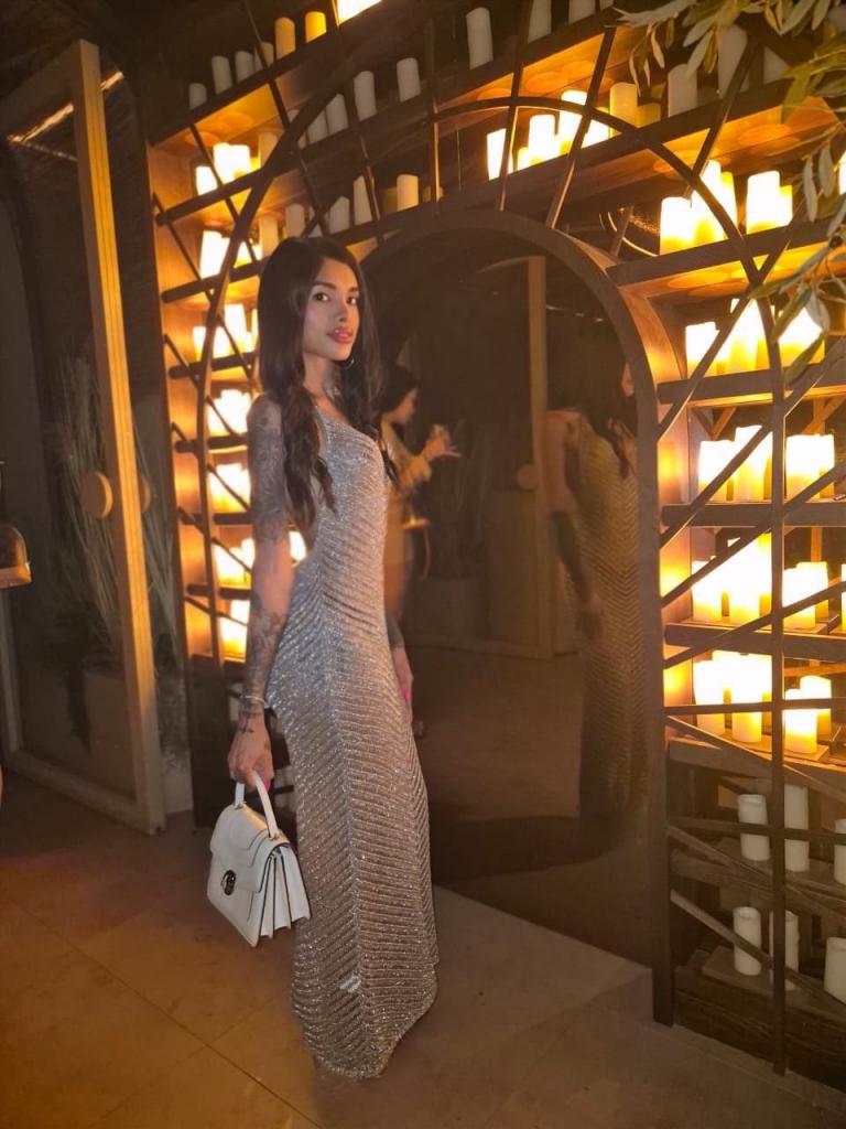 685234392: Chica busca chico en Ibiza