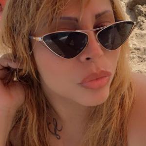 672340285: Chica busca chico en Barcelona