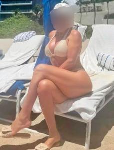 666413903: Chica busca chico en Ibiza
