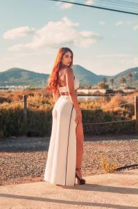 677313760: Chica busca chico en Barcelona