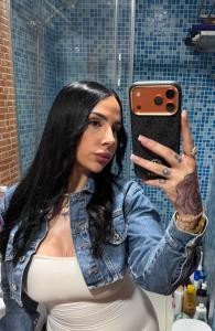 674990215: Chica busca chico en Barcelona