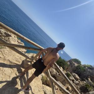 641769459: Chico busca chica en Madrid