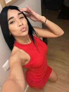 613758156: Chica busca chico en Tarragona