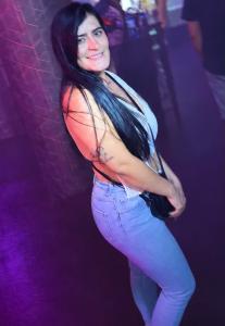 613443796: Chica busca chico en Pontevedra